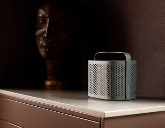 Preview: Stylisch elegant steht der Raumentfeuchter auf einer Kommode